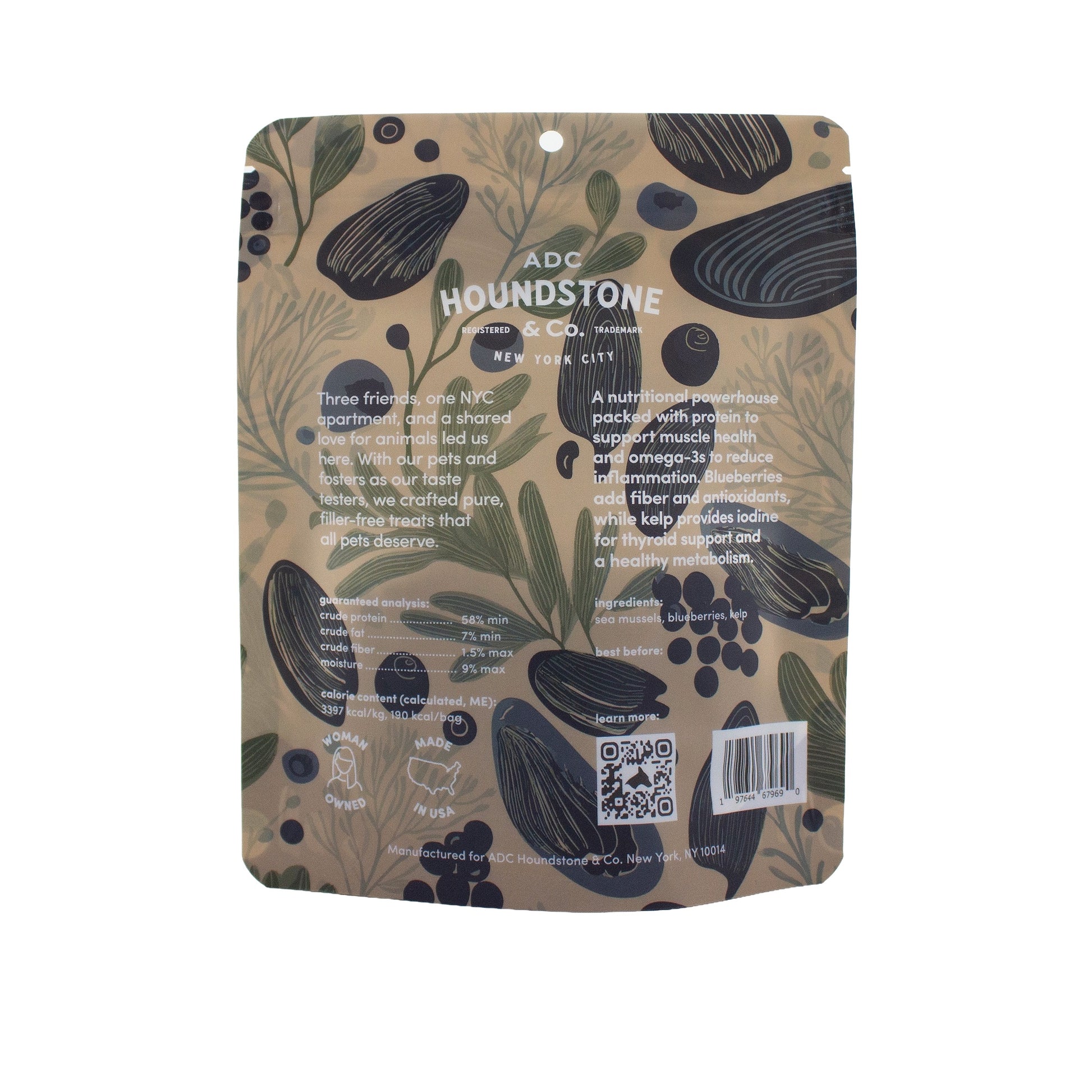 The back of a Houndstone Mussel Crunch dehydrated dog treats pouch, with product details and a barcode.